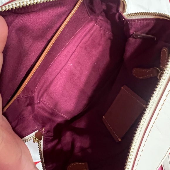 Authentic Coach Camera Bag in signature canvas. Great condition - Picture 5 of 8